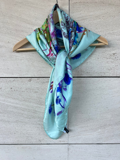 COCCINELLE. Pañuelo seda estampado