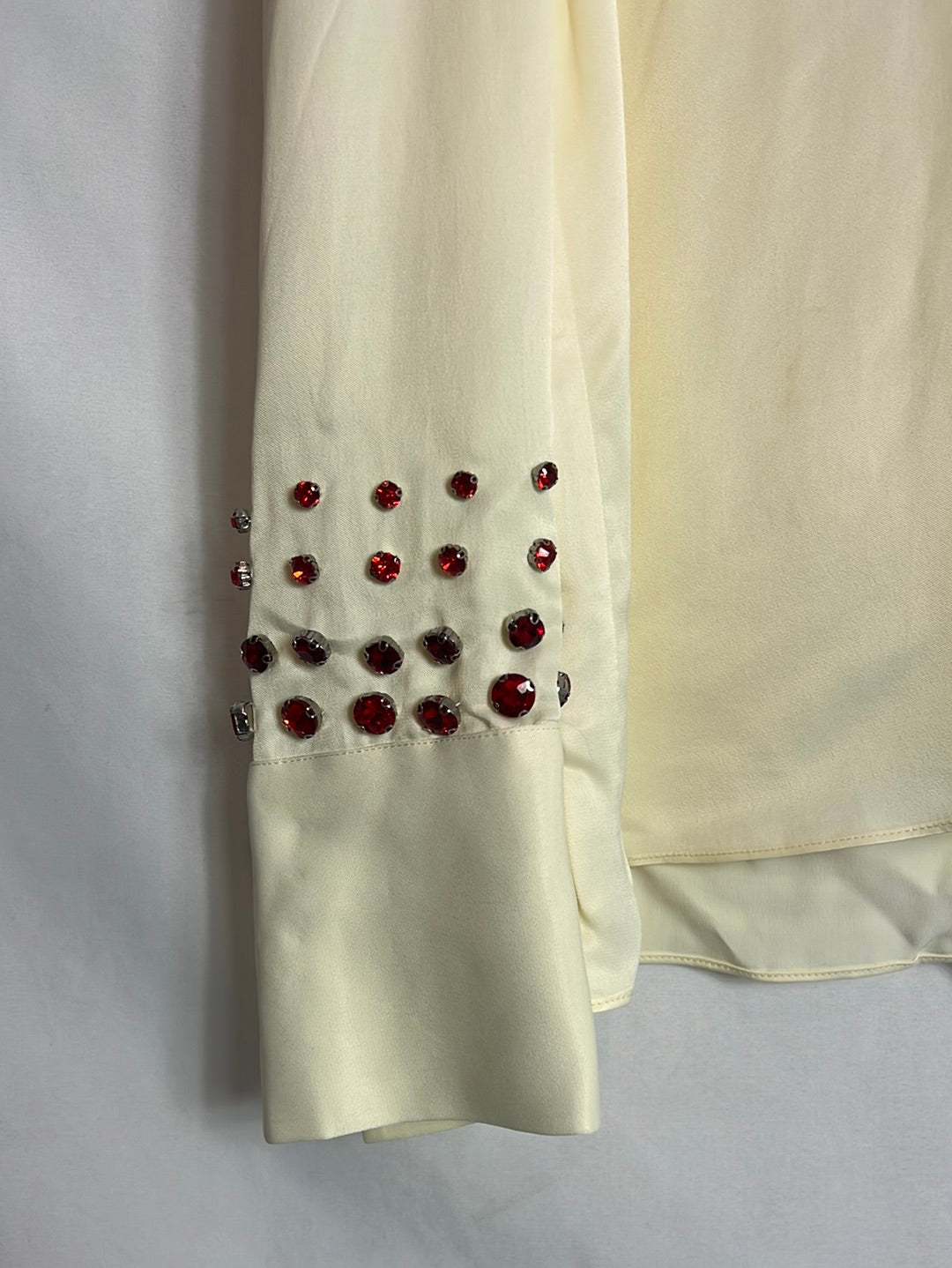 ZARA. Vanilla blouse with rhinestones. TM