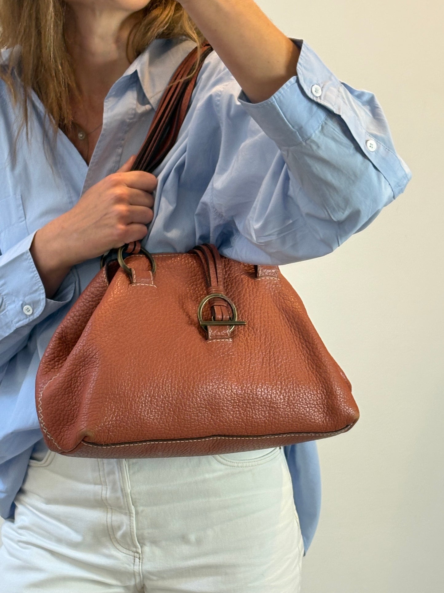 CAROLINA HERRERA. Bolso de hombro piel asa multiple