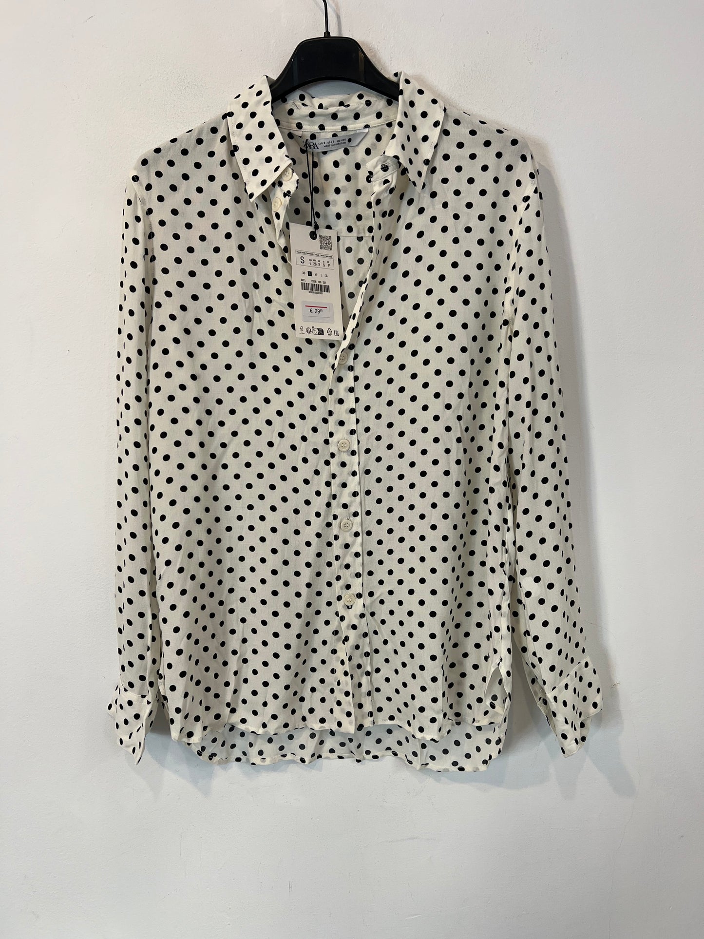 ZARA. Blusa fluida lunares