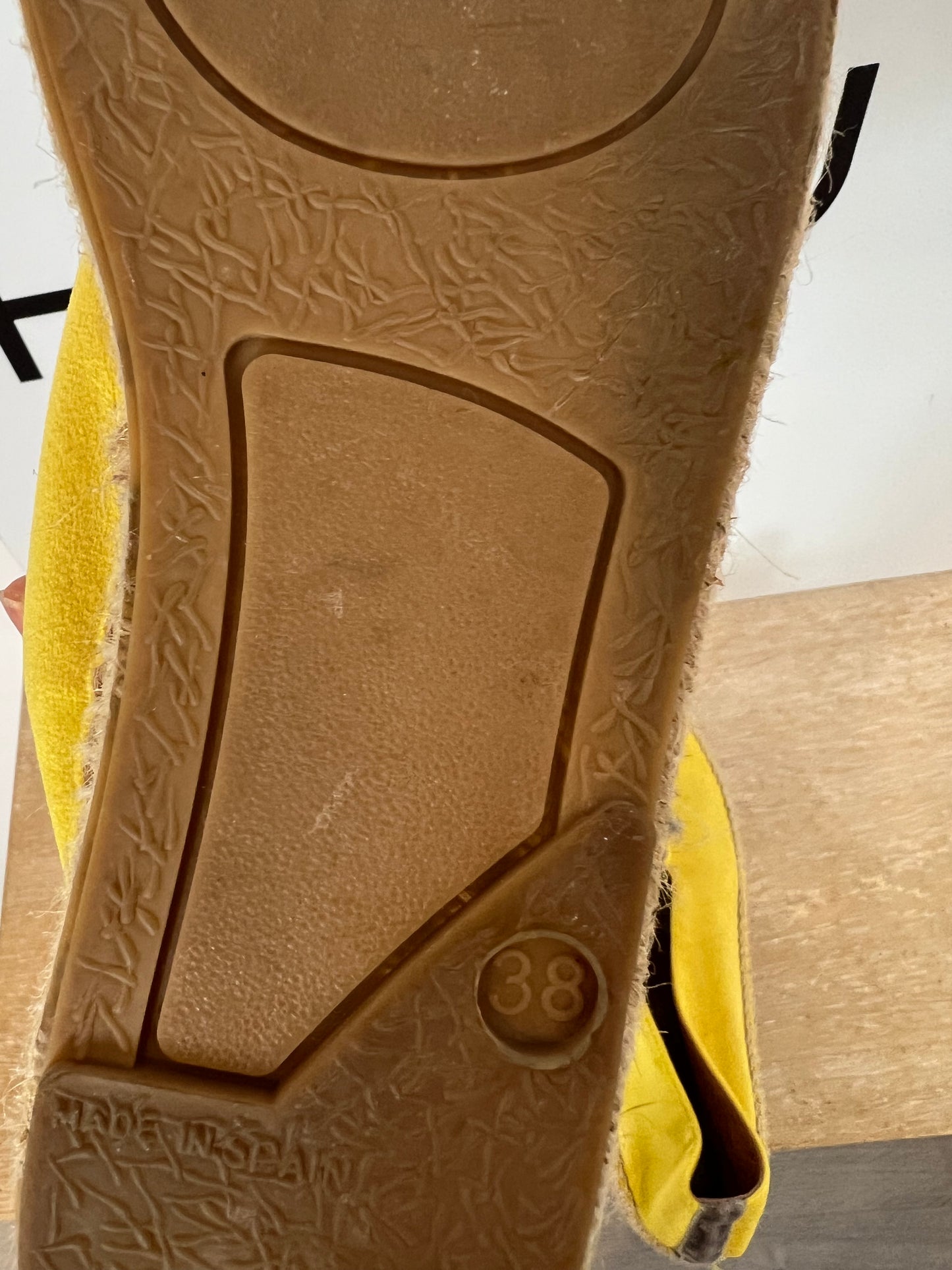 PITUSAS. Alpargatas amarillas terciopelo T.38