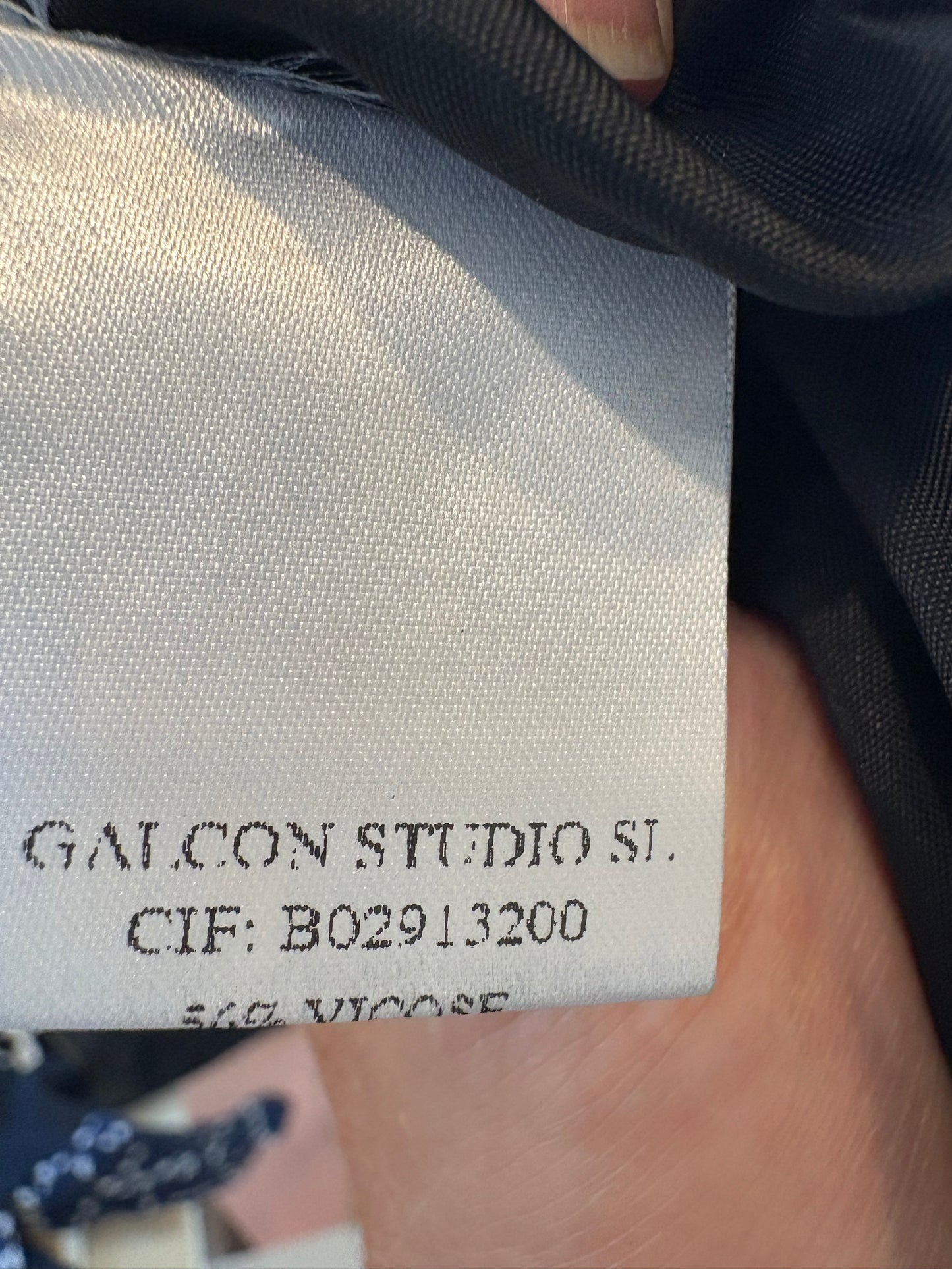 GALCON. Sequin midi skirt with opening. T.S.