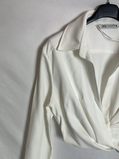 ZARA. Blusa corta crop cruzada. T S