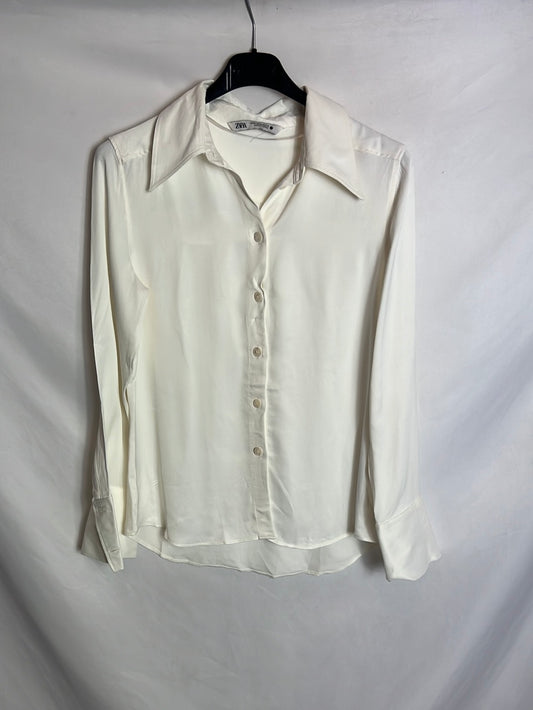 ZARA. Blusa blanco roto fluida. T M