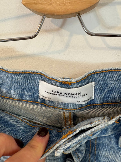 ZARA. Short denim skirt. TM