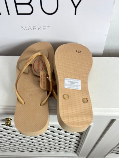 HAVAIANAS. Chanclas doradas suela gruesa. T41-42