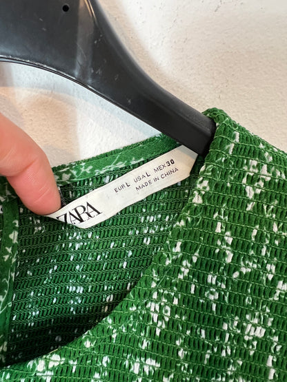 ZARA. Vestido verde largo nido de abeja. T L