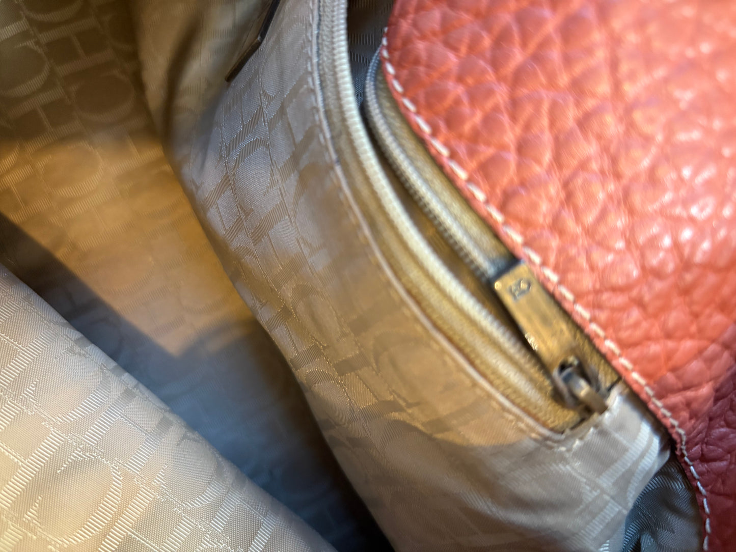 CAROLINA HERRERA. Bolso de hombro piel asa multiple