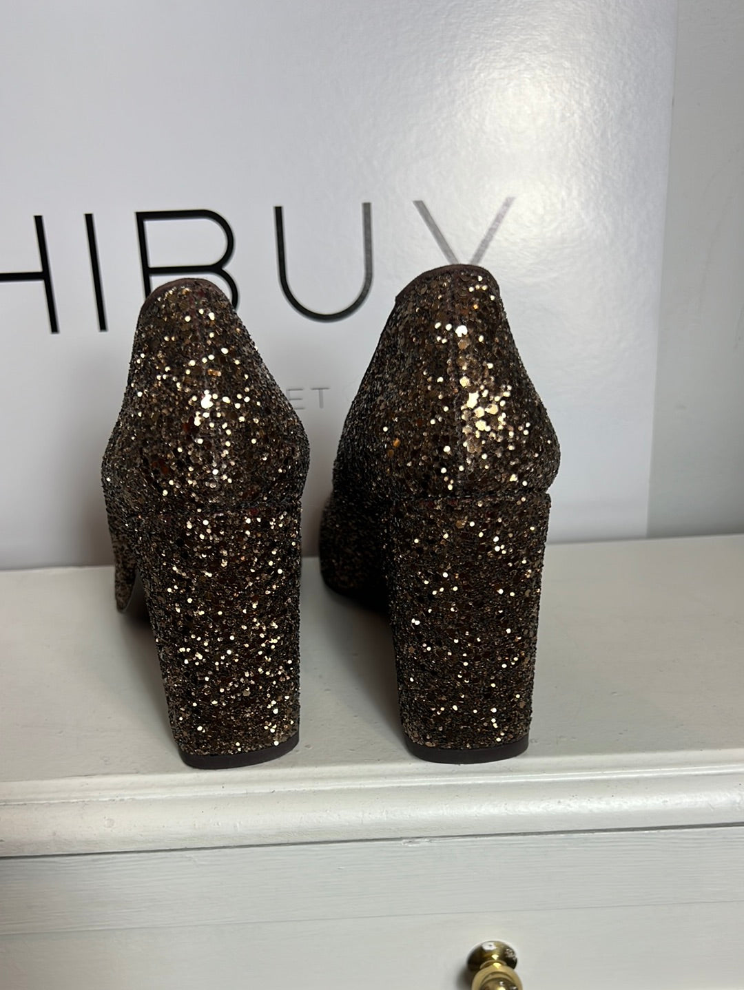 CASTAÑER. Zapato dorado purpurina T.39