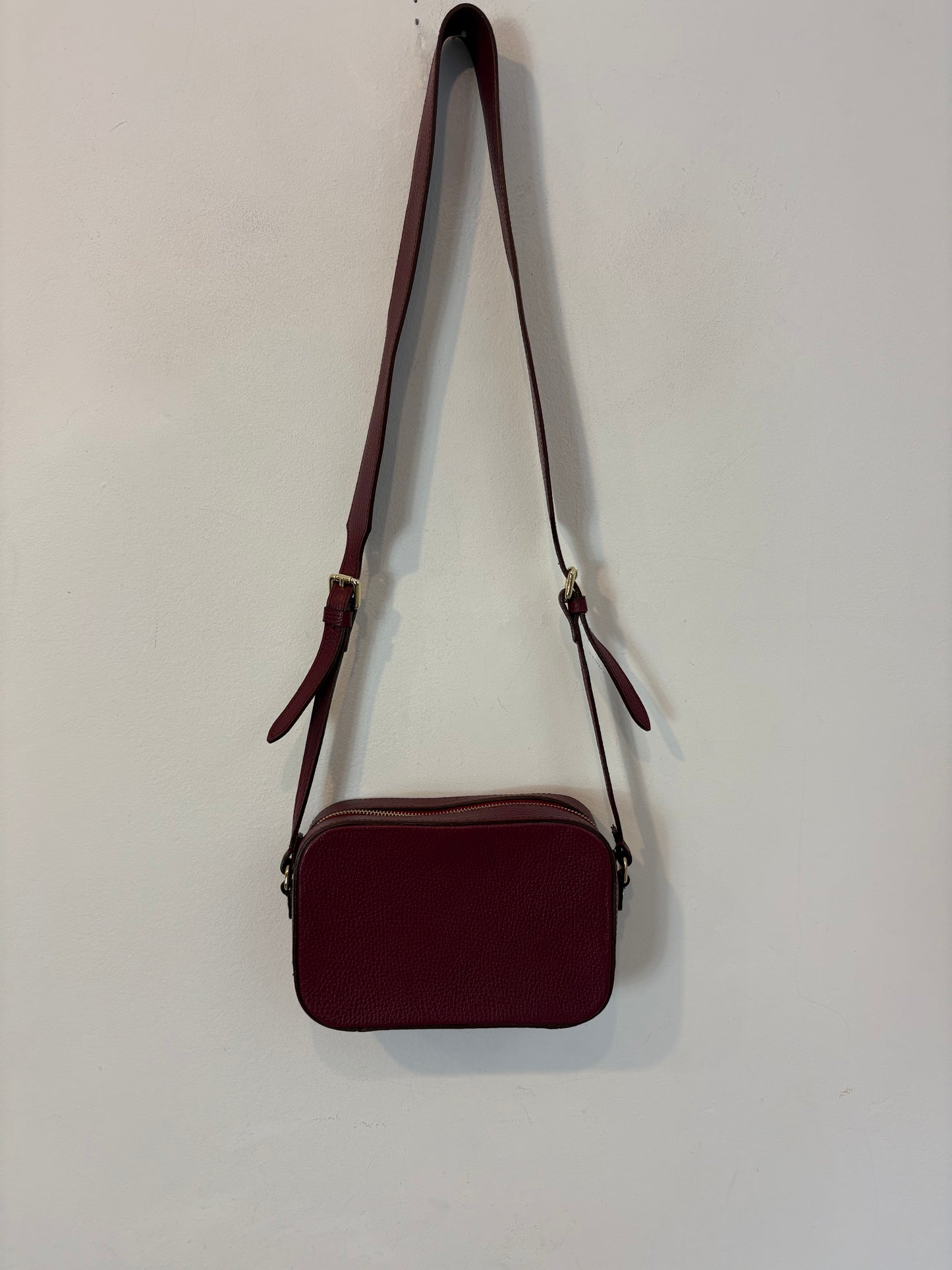 EHLEA. Bolso piel burdeos