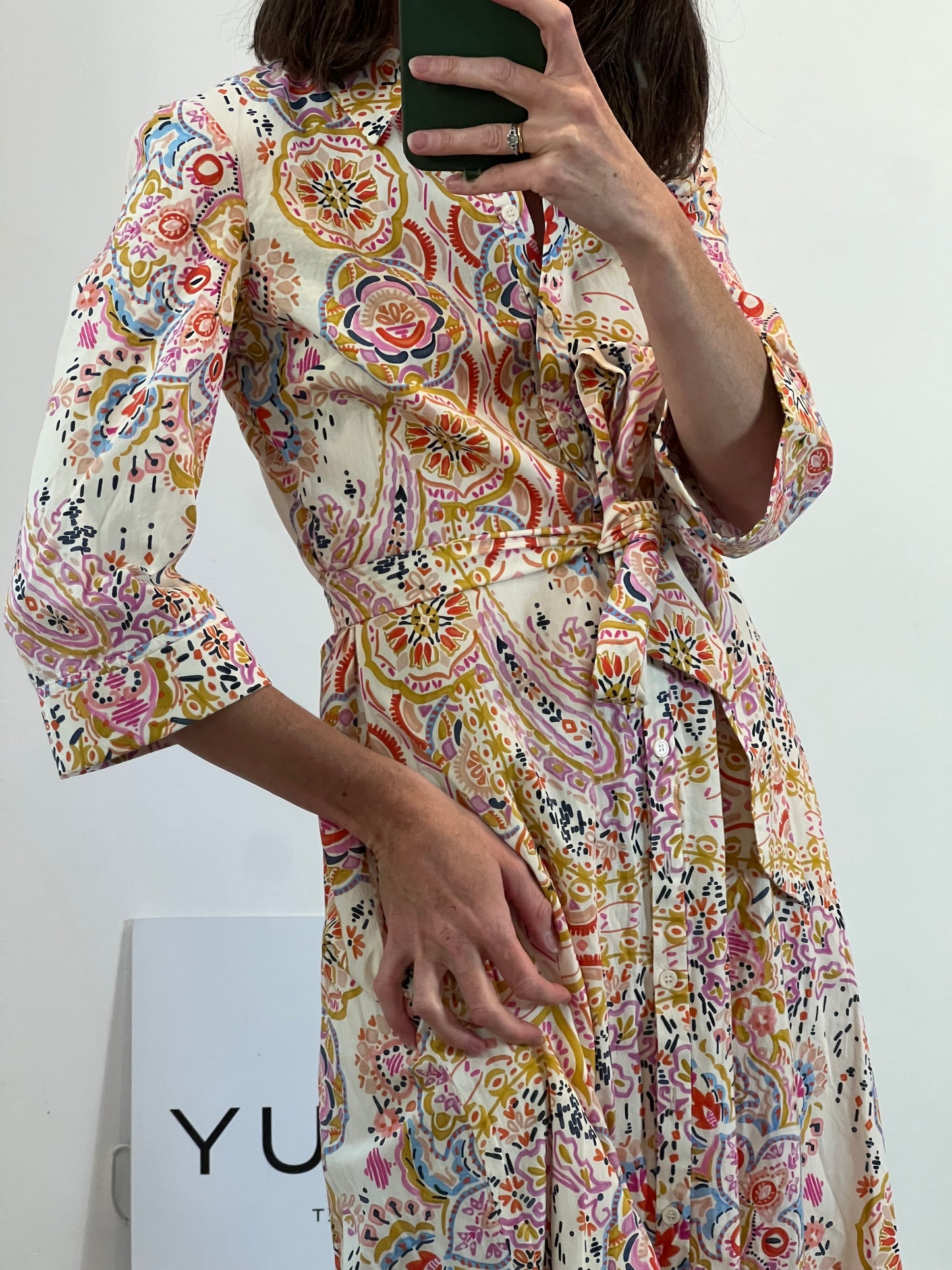 ZARA. Vestido camisero estampado multicolor. T S