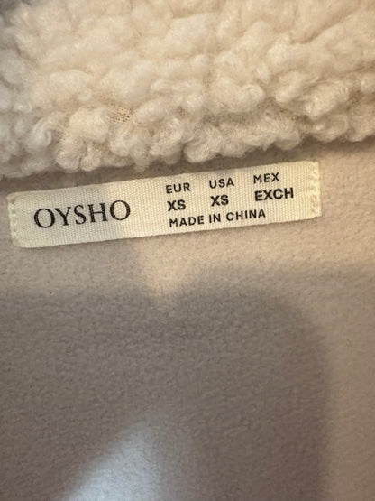 OYSHO. Chaqueta borrego beige