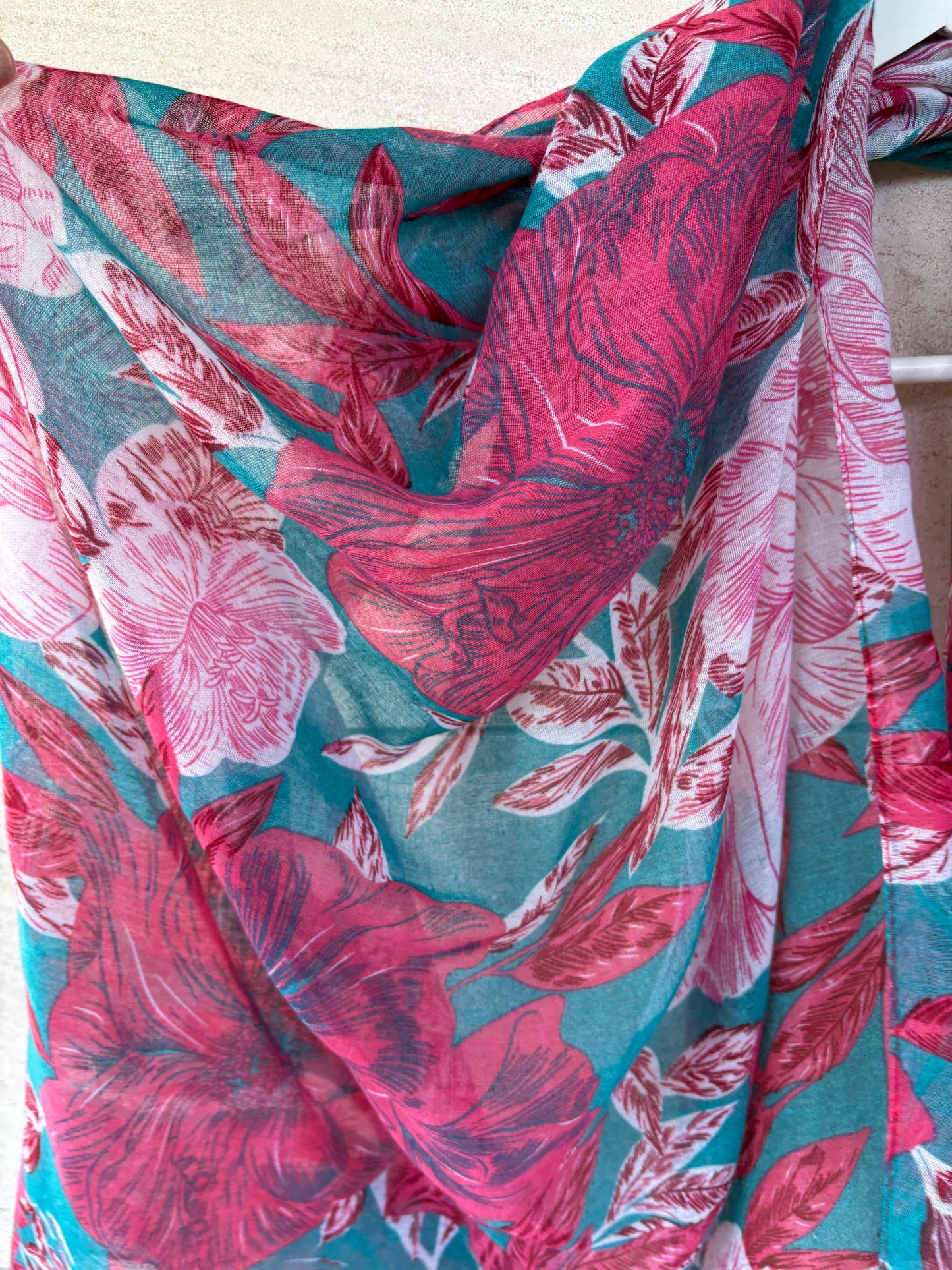 OTRAS. Pañuelo/pareo estampado