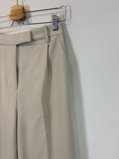 ZARA. Pantalón sastre beige. T S