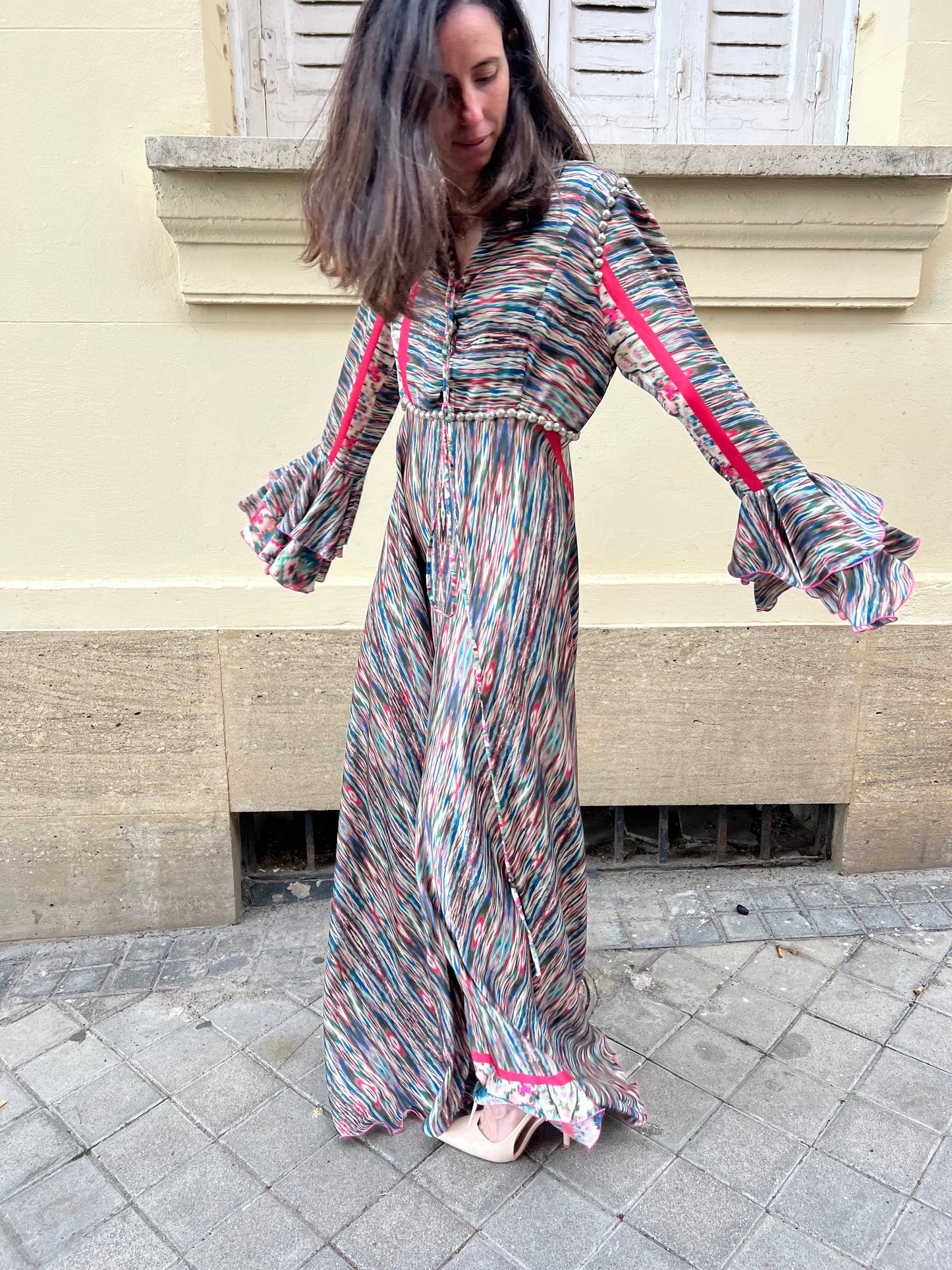 TETÉ BY ODETTE. Vestido largo colores detalle tachuelas