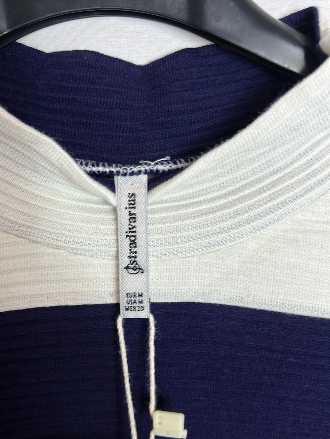 STRADIVARIUS . Top rayas textura . T M