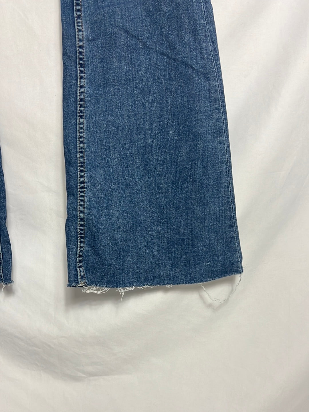 MANGO. Stretch flared denim. T 34