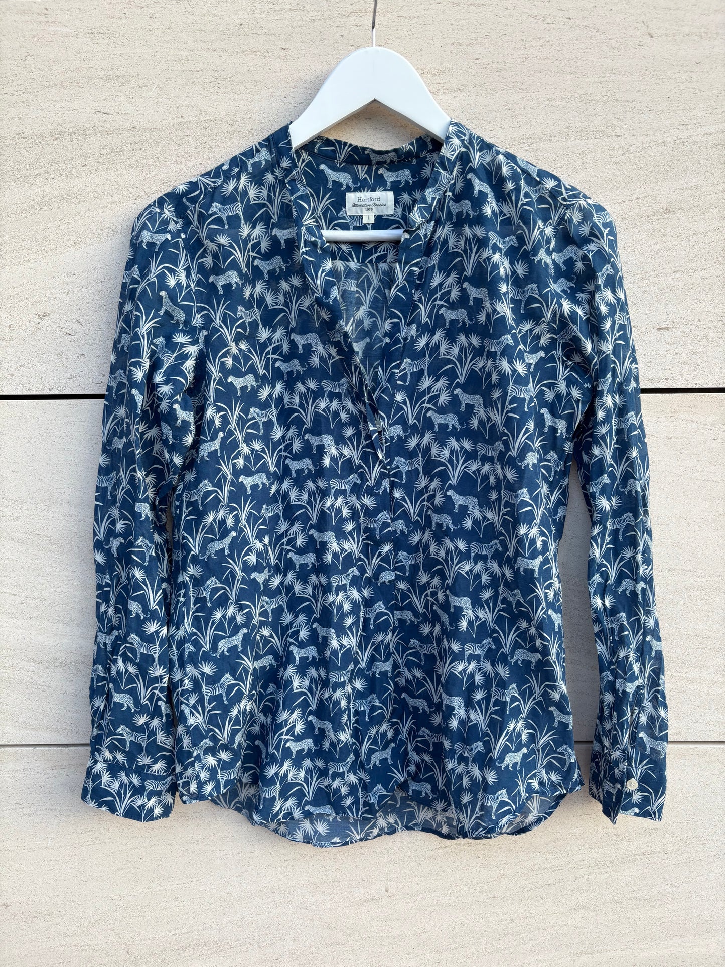 HARTFORD. Blusa azul safari