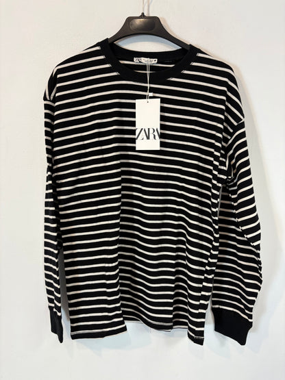 ZARA. Sudadera fina negra rayas blancas. T S