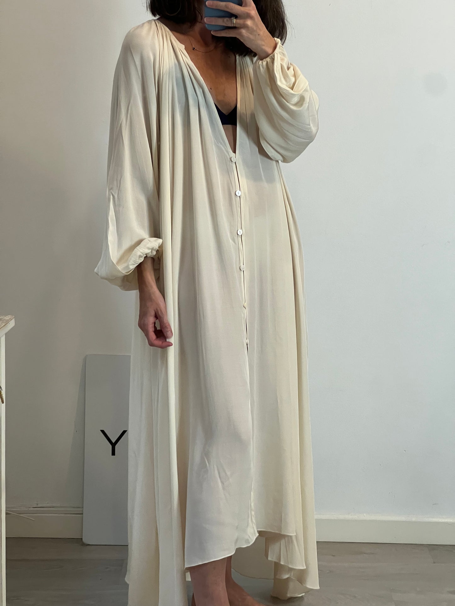 BRUNA. Vestido largo vaporoso beige. TU (S/M)