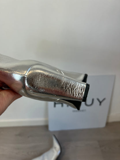 ZARA. Botas plateadas. T 38