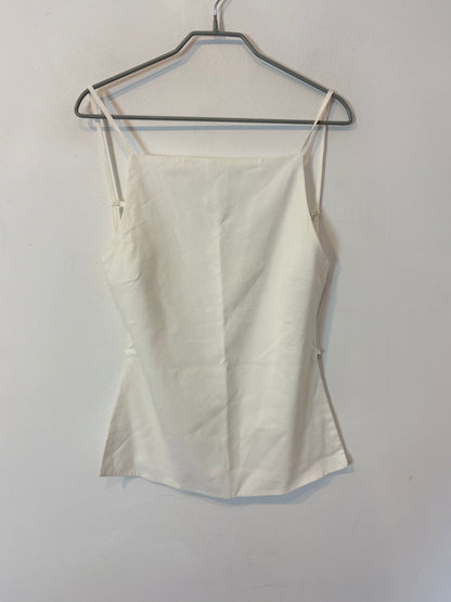 ZARA. Top blanco detalle espalda