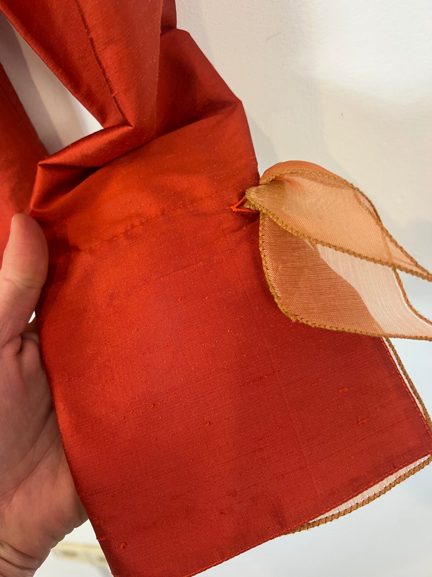 STEFANIA LUNARDON. Blusa seda detalle puños. T 44(M/L)