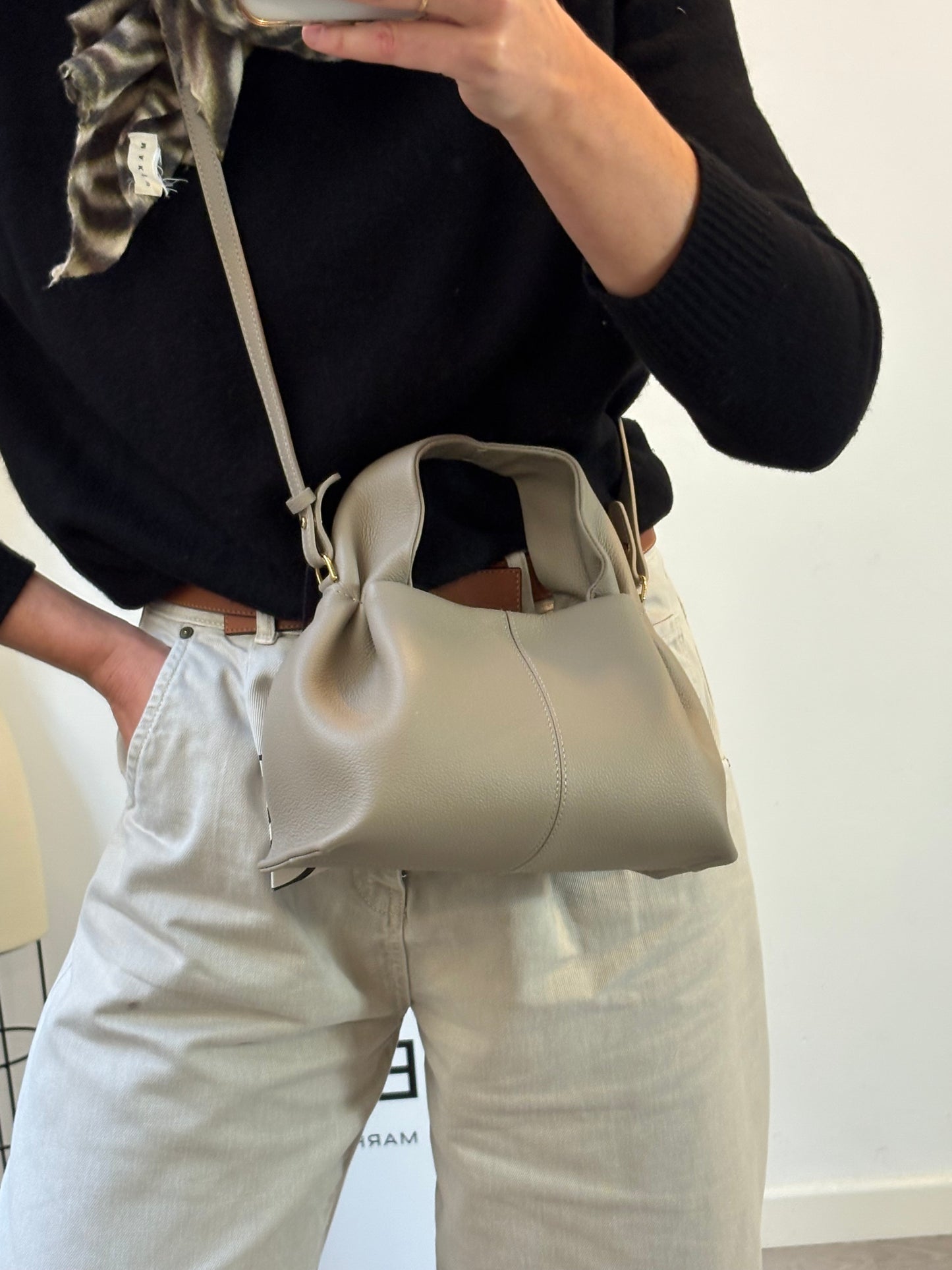 POLÉNE. Bolso gris topo mini
