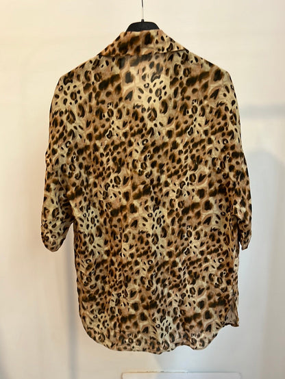 H&amp;M. Animal print short-sleeved blouse. TS