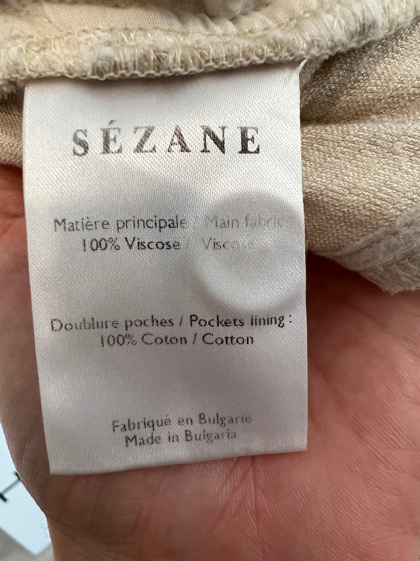 SEZANE. Pantalón fluido beige textura T.36