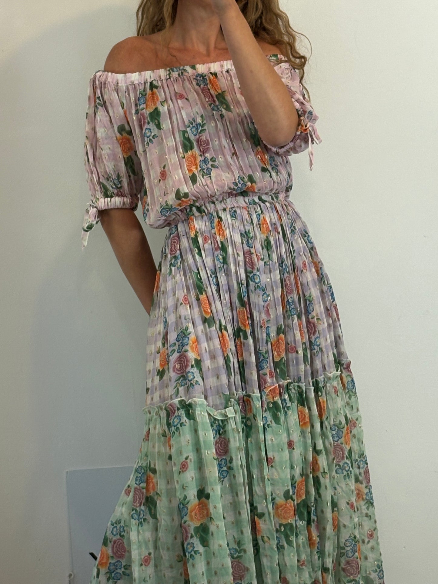 JOT. Vestido largo vaporoso estampado hombros