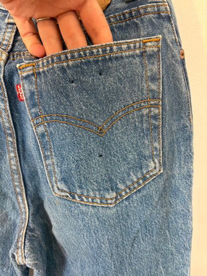 LEVI’S . Denim vintage abotonado lavado medio