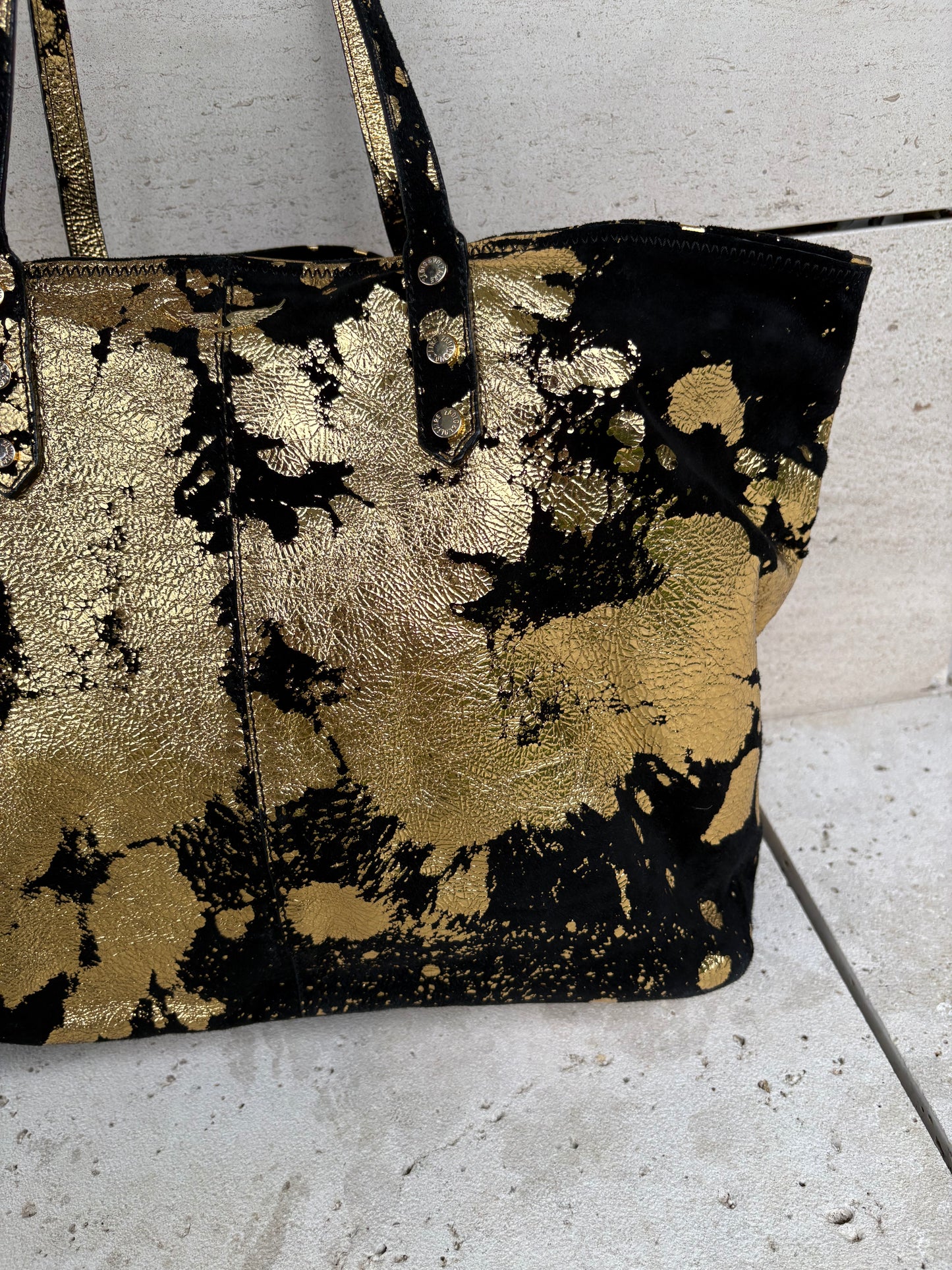 ZADDIG & VOLTAIRE. Bolso tote piel dorados