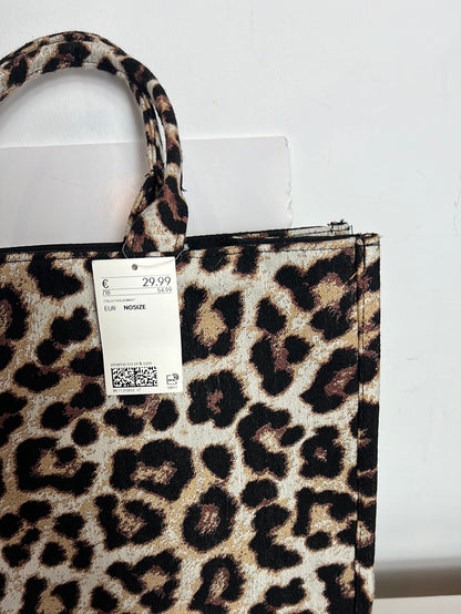 H&M. Bolso tote rígido animal print