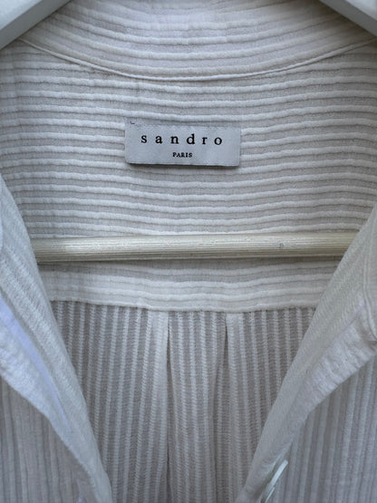 SANDRO. Mono blanco texturas
