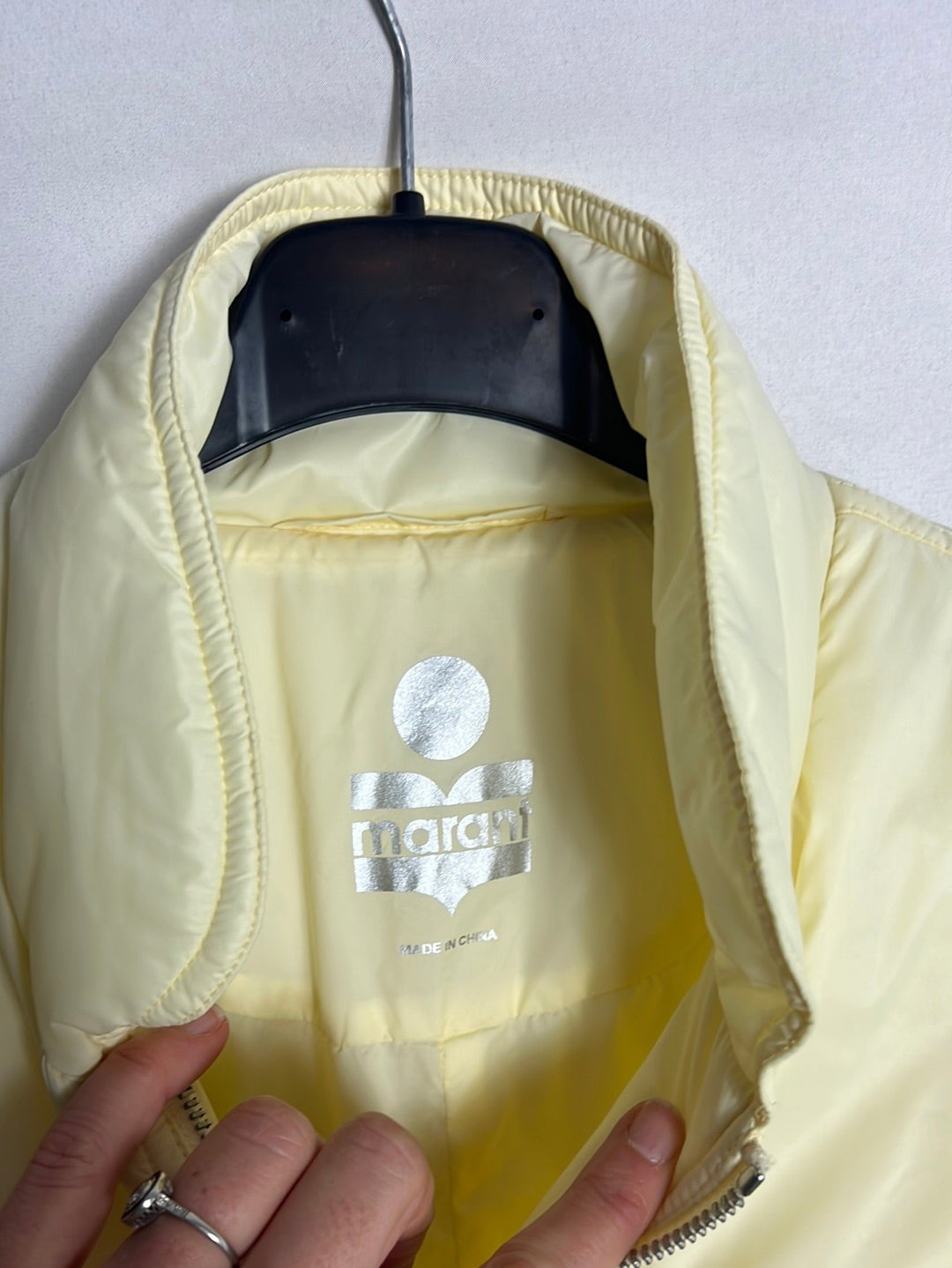 ISABEL MARANT. Plumas/ chaleco ligero amarillo pastel . T 34