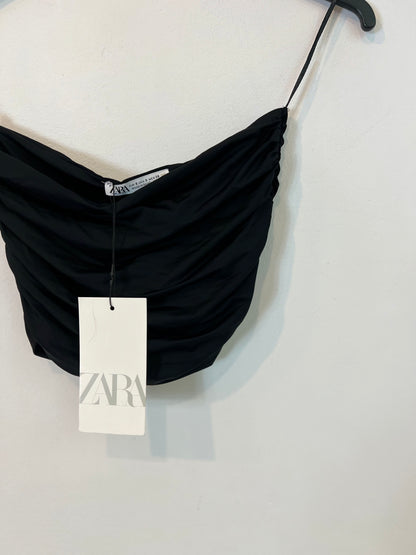 ZARA. croptop negro licra T.s