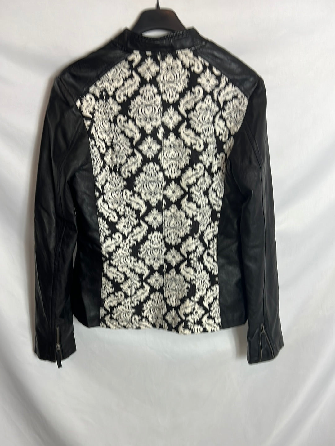 TOP SECRET. Chaqueta doble textura negra. T 36