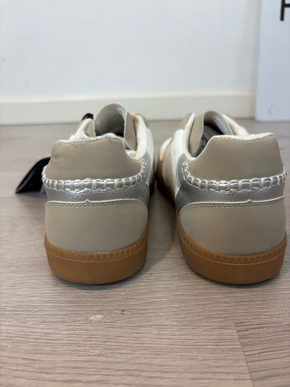 Zapatillas beige y blanca T.41