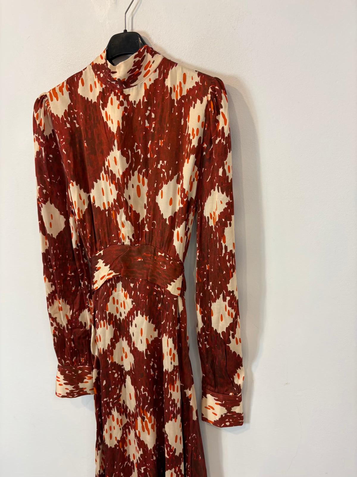 IQ COLLECTION. Vestido fluido estampado lazada