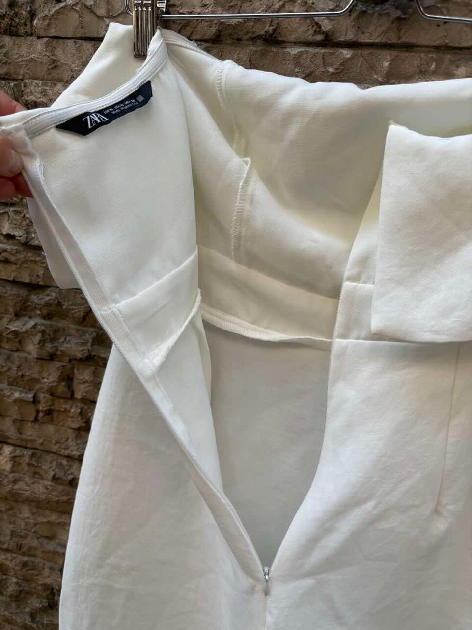 ZARA. Mono blanco fluido