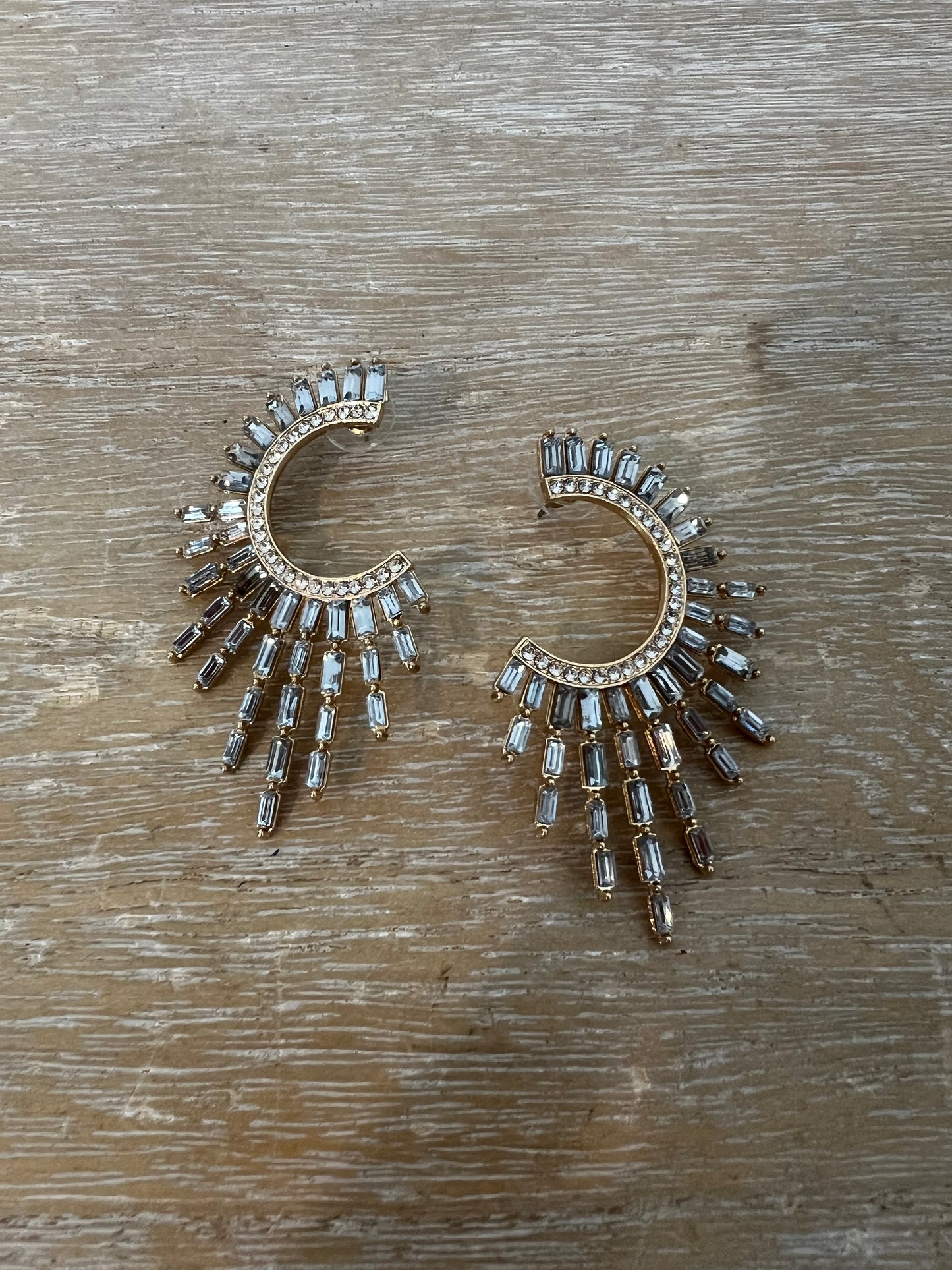 OTRAS. Pendientes pedrería media luna