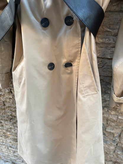 ZARA. Gabardina larga cinturón