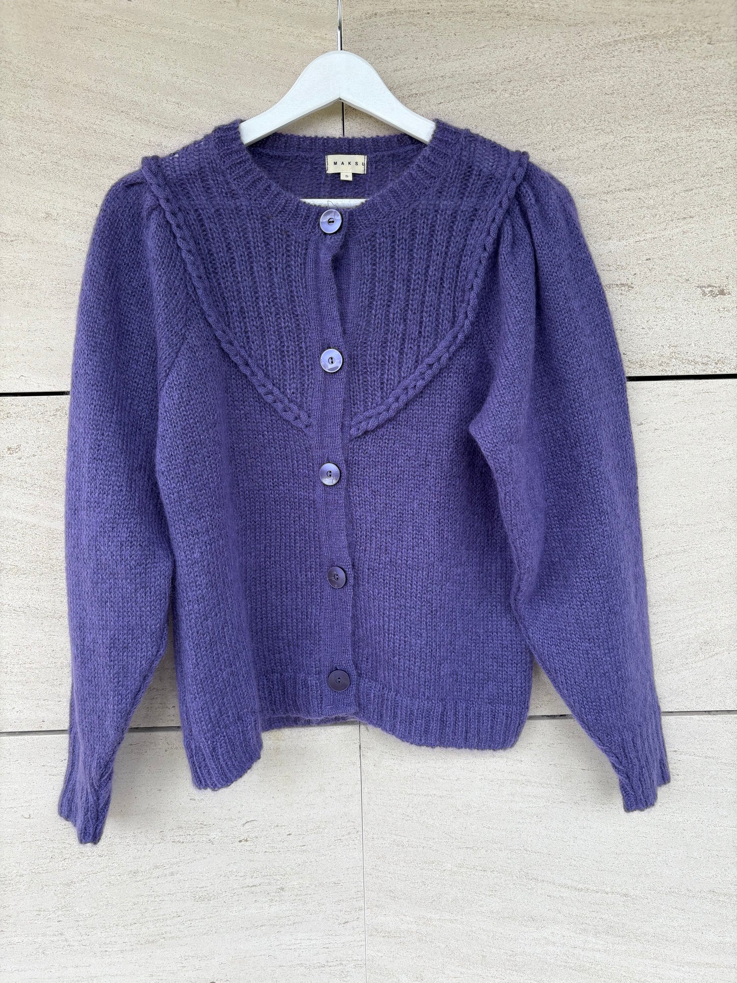 MAKSU. Cárdigan de punto lana mohair