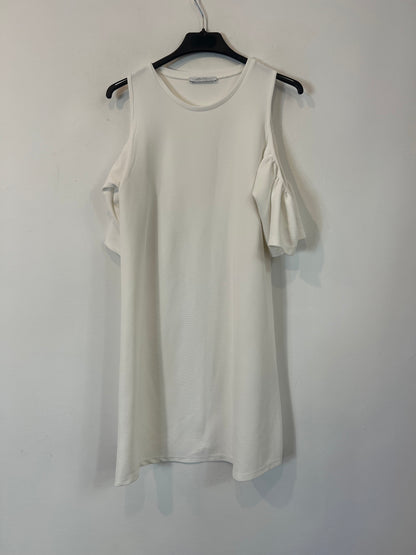 ZARA. Vestido blanco hombros T.s