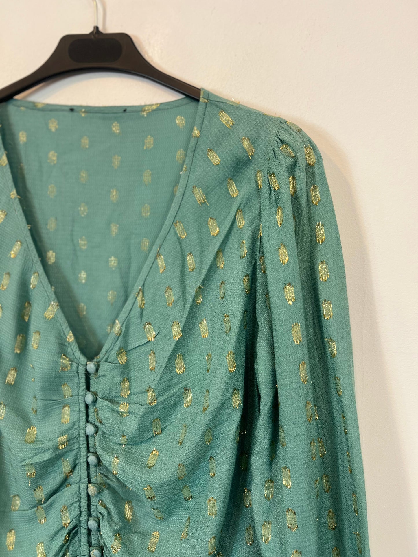 OTHERS. Green blouse with gold details Your(S)