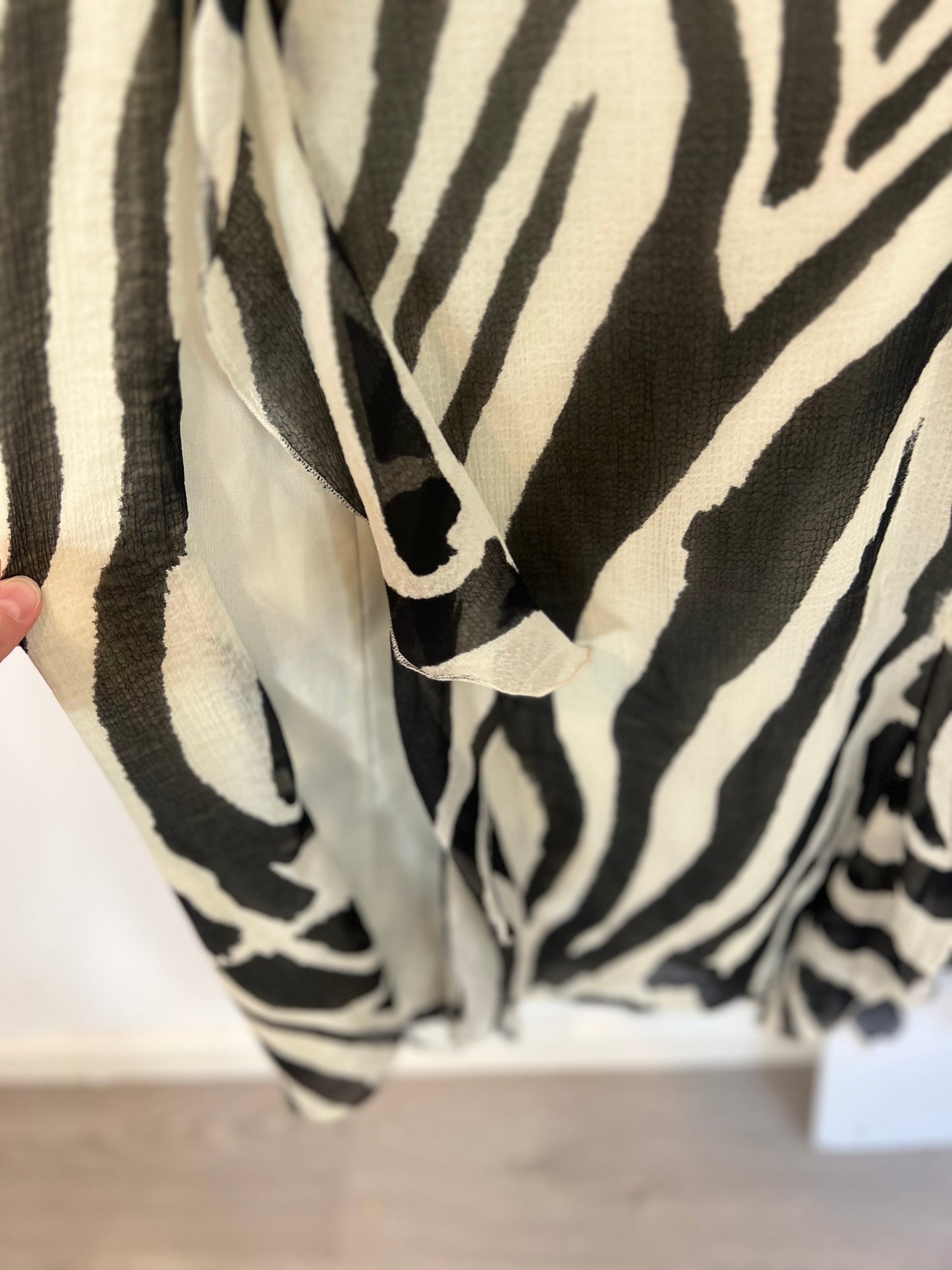 H&M. Vestido largo animal print T.m