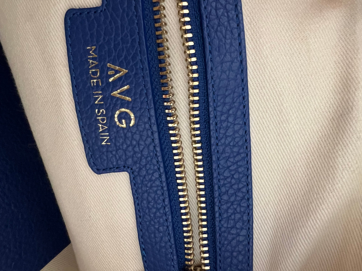 AVG. Bolso shopper azul piel