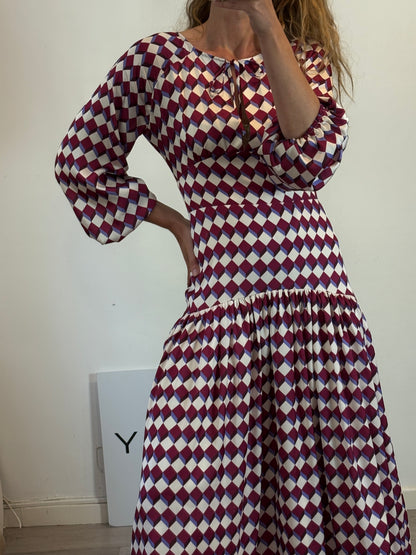 IQ COLLECTION. Vestido largo estampado abstracto