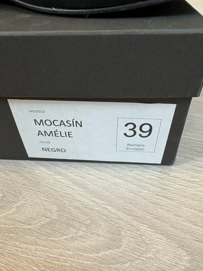 PARIS 64. Mocasines negros piel. T 39